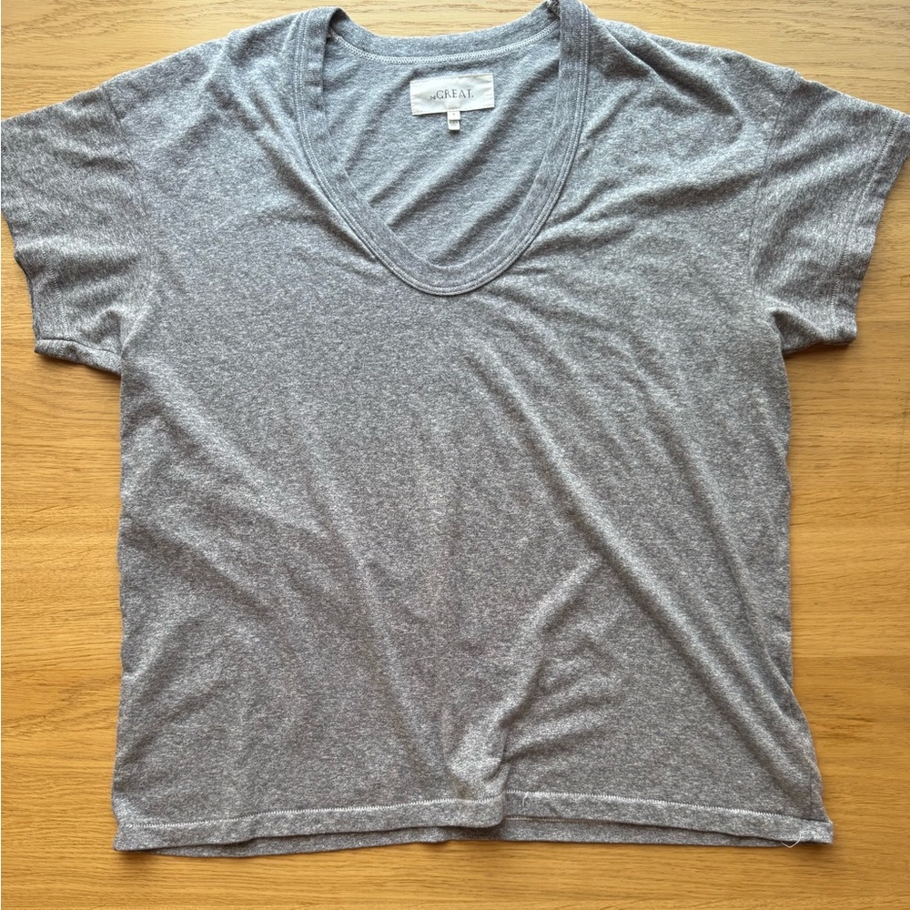 THE GREAT. Heather Gray u-neck T-Shirt
